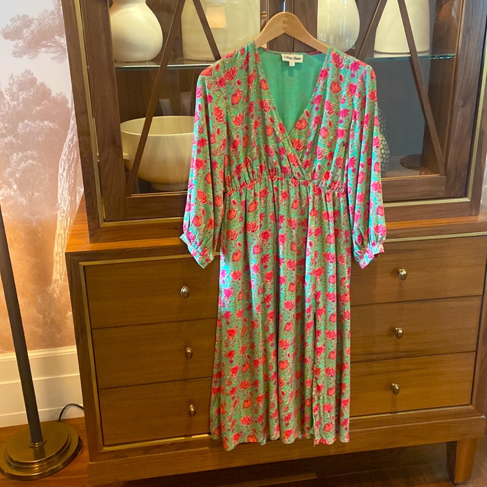 Amazing color. Brand new, never worn. Wish it fit, but runs small in the chest. - Picture 5 of 5